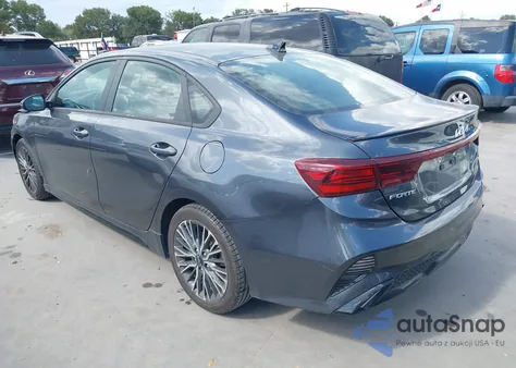 2022 Kia Forte Gt-Line z USA, uszkodzony, nr VIN 3KPF54AD9NE492403